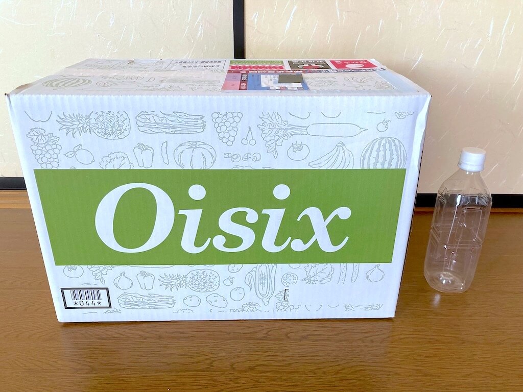 オイシックスのお試しセットで届いた箱