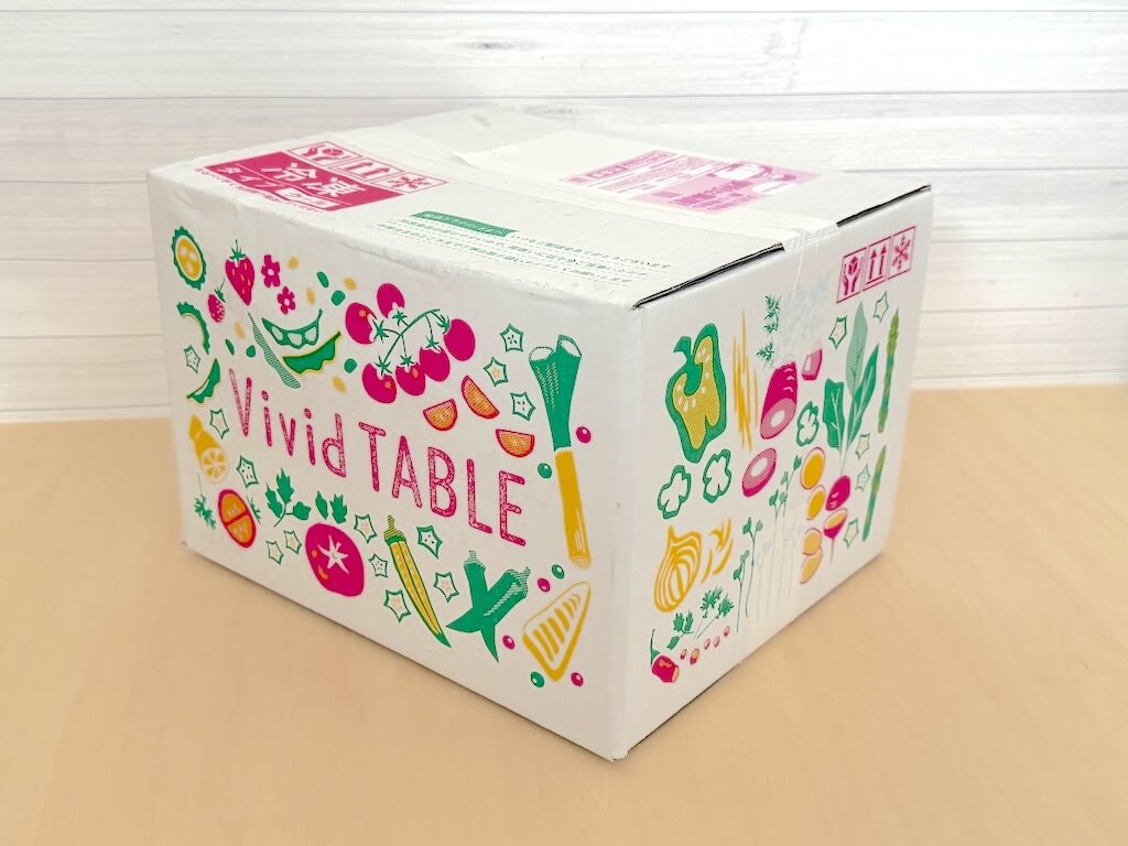 Vivid TABLE(ビビッドテーブル)から届いた6食セットの箱
