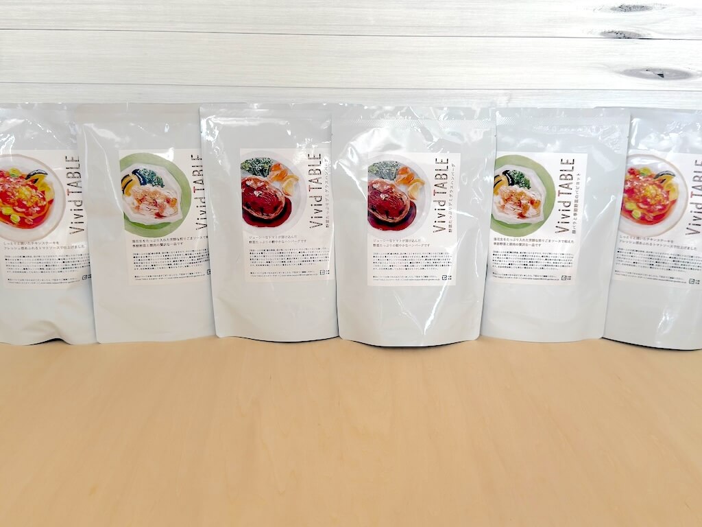 Vivid TABLE(ビビッドテーブル)から届いた6食セットのパッケージ