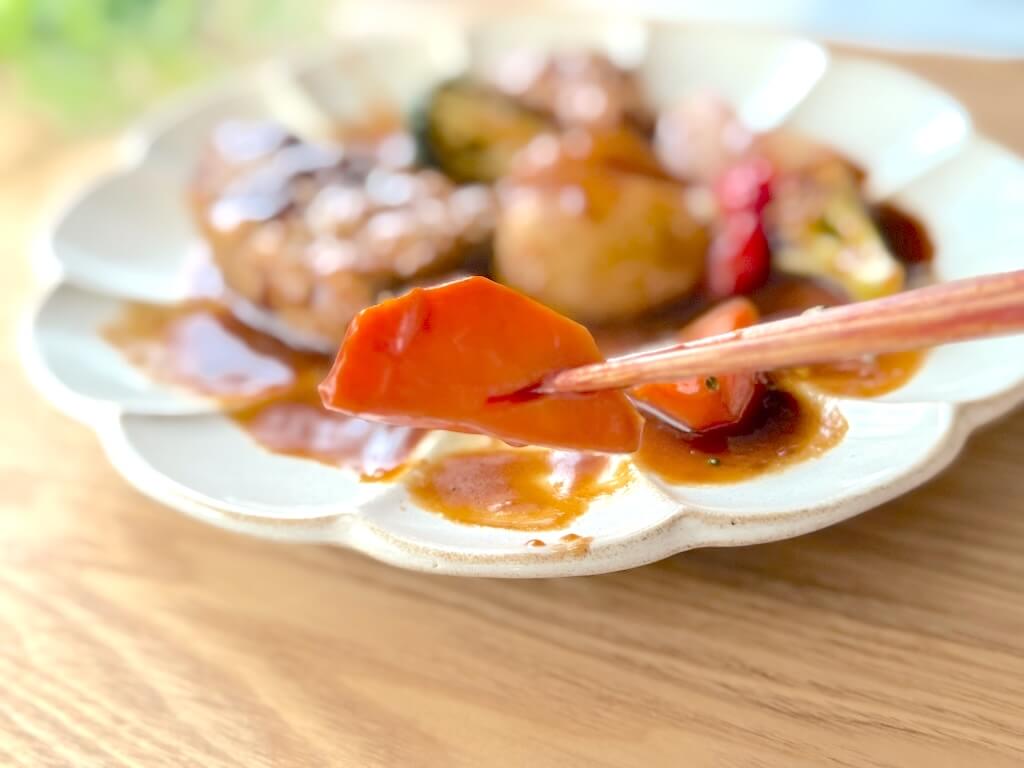 Vivid TABLE(ビビッドテーブル)の「野菜たっぷりデミグラスハンバーグ」
