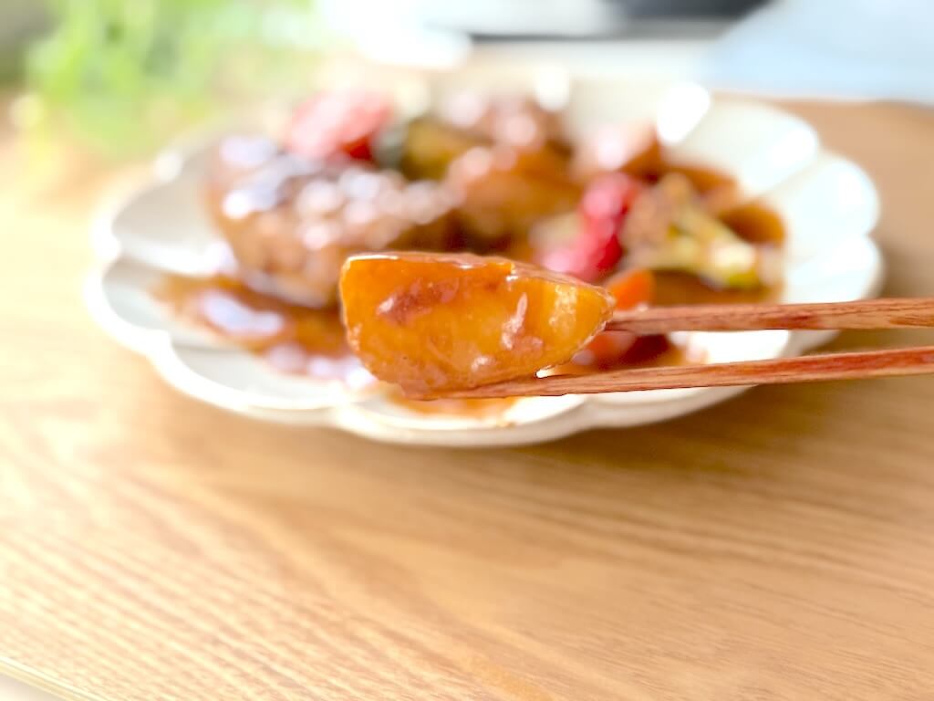 Vivid TABLE(ビビッドテーブル)の「野菜たっぷりデミグラスハンバーグ」