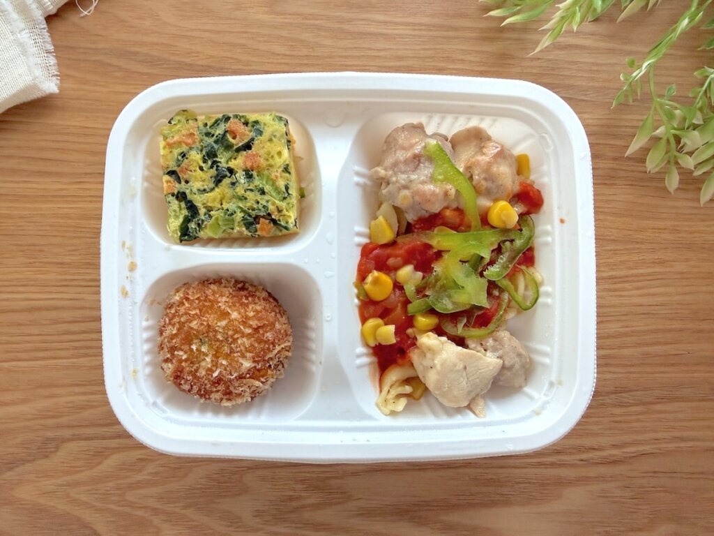 モグモデリの「鶏肉のピザ風グリル(トマトソース)」