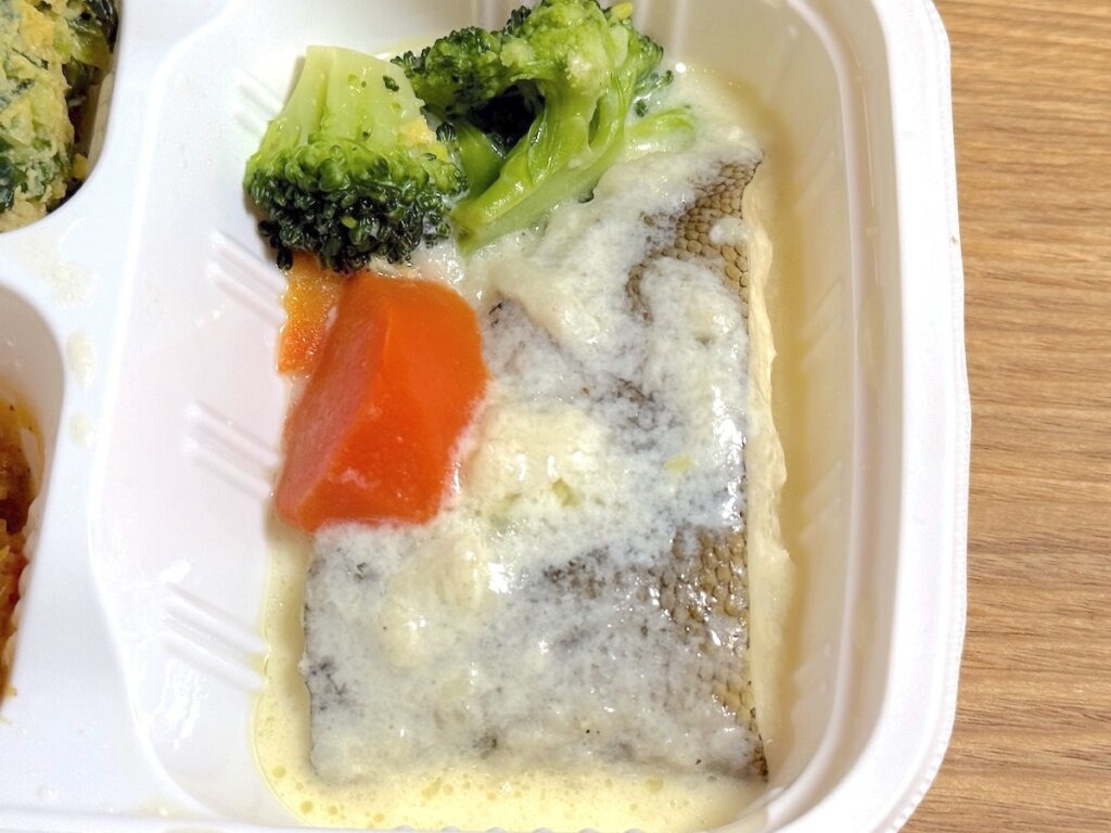 モグモデリの「カレイと野菜のまろやかクリーム煮」