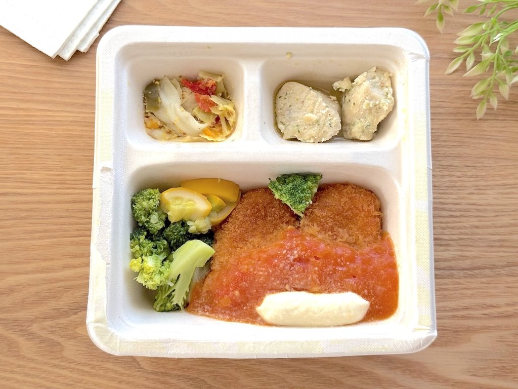 三ツ星ファームの濃厚トマトチーズソースの蟹クリームコロッケ